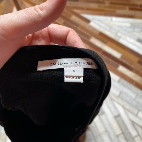 Diane von Furstenberg Chapman Short in Black - Picture 4 of 5